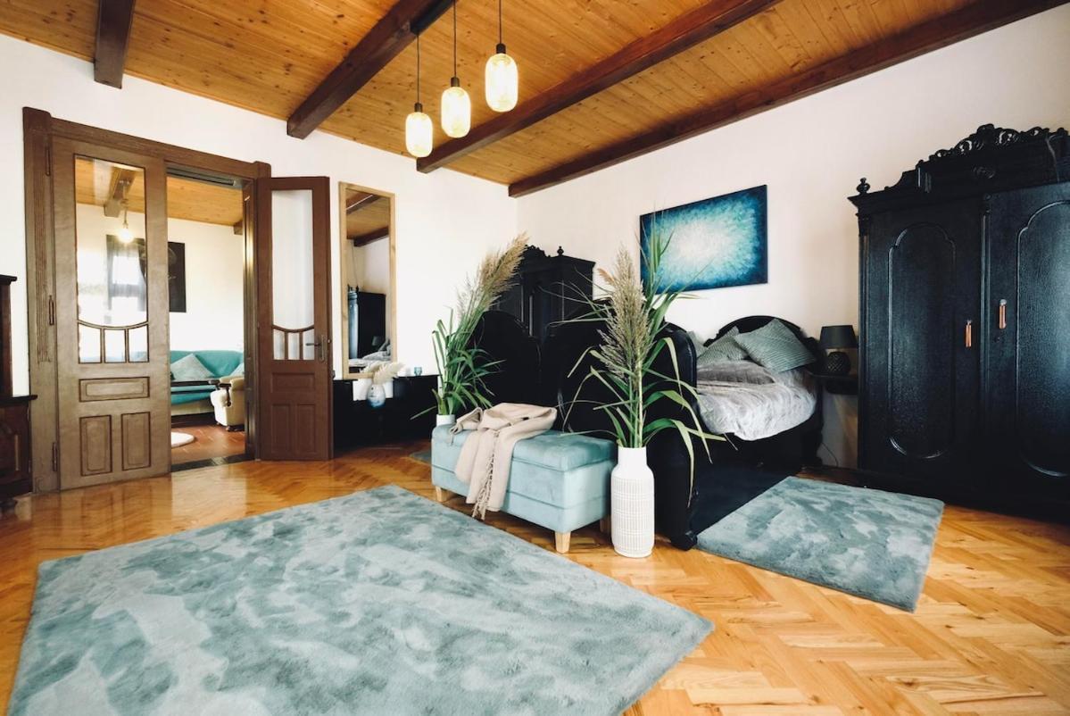 Appartement Kisbattyan Vendeghaz Komló